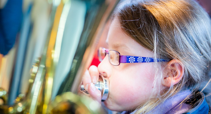Instrumente ausprobieren | Staatliche Jugendmusikschule 4+ © Richard Stöhr